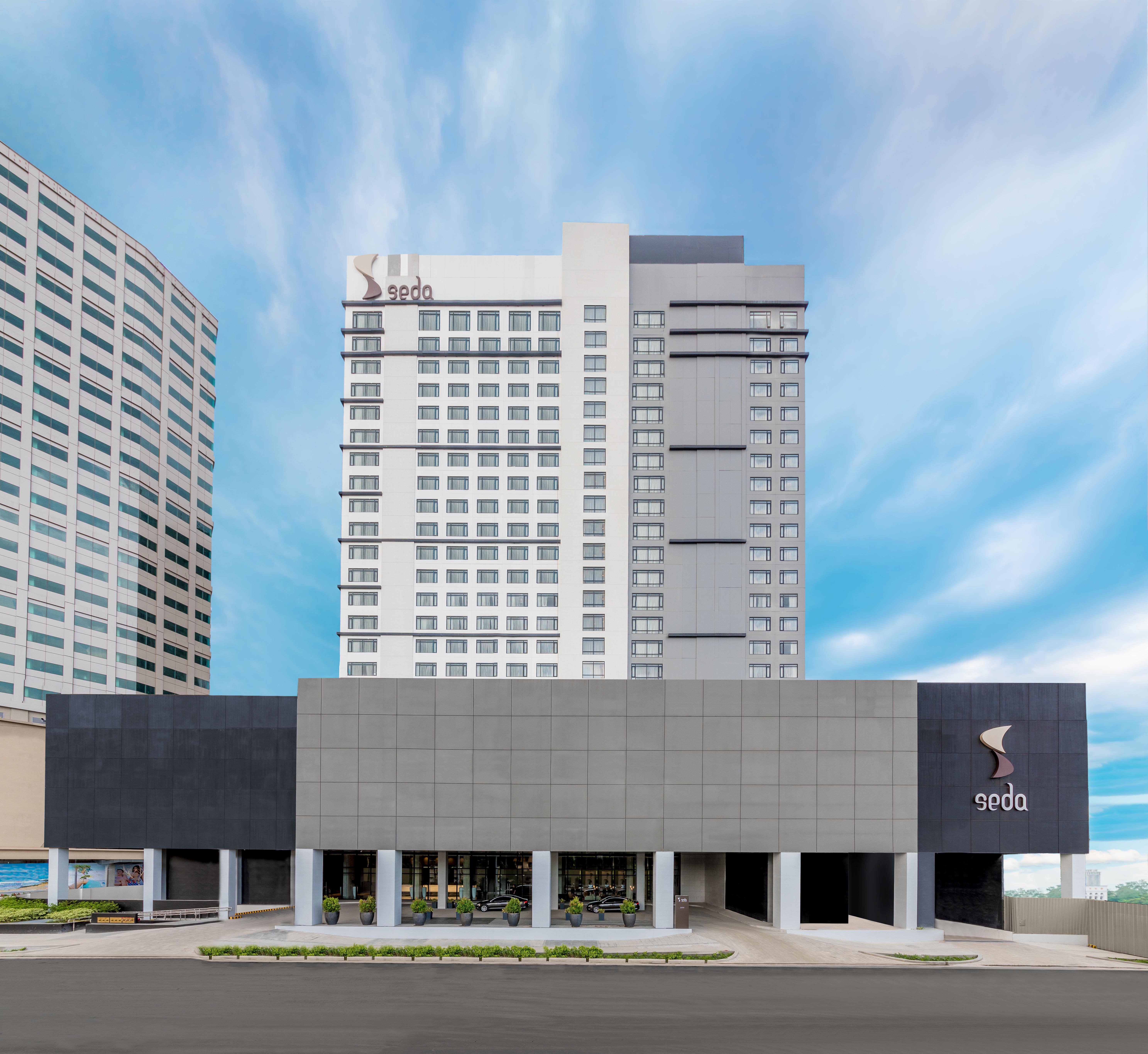 Seda Vertis North Quezon City Zewnętrze zdjęcie The Seda Hotel in Iloilo City